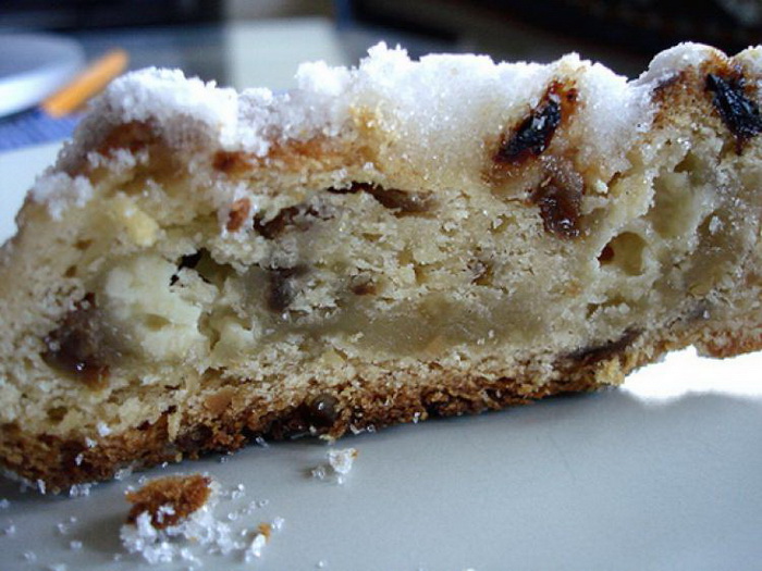 Stollen, традиционное немецкое Рождественское угощение, это фруктовый пирог с марципаном. Фото: Flickr.com